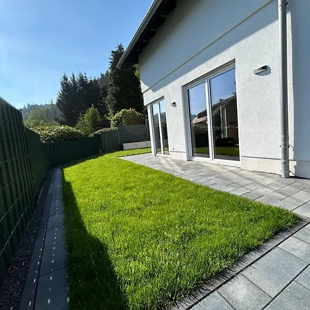 Wellness-ferienhaus Mit Dampfbad & Sauna Am Nuerburgring 度假居 *